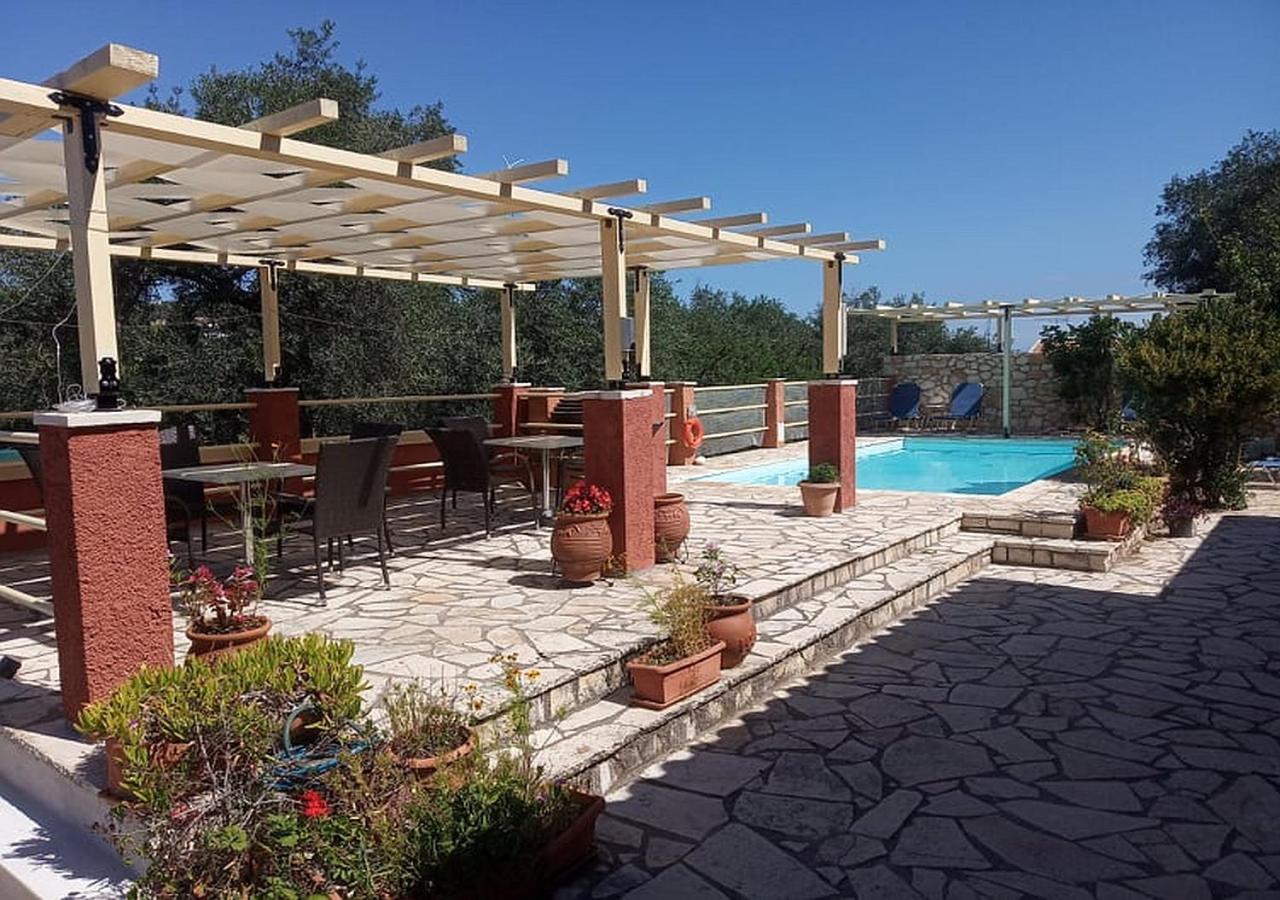 Paxos Bonzai Studios Гайос Экстерьер фото